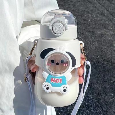 Детская бутылка с водой Мультфильм Милая пластиковая чашка с соломенным портативным дизайном