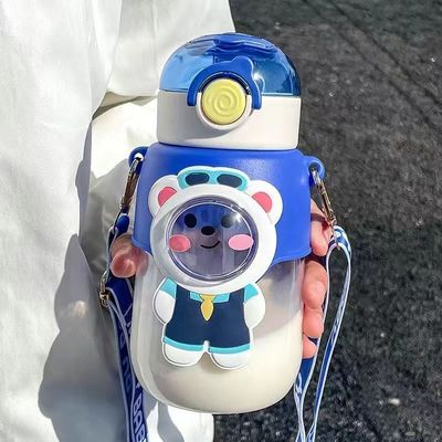 Детская бутылка с водой Мультфильм Милая пластиковая чашка с соломенным портативным дизайном